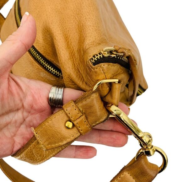 Carla Mancini Crossbody Shoulder Messenger Flap Bag Tan Leather - Picture 10 of 13